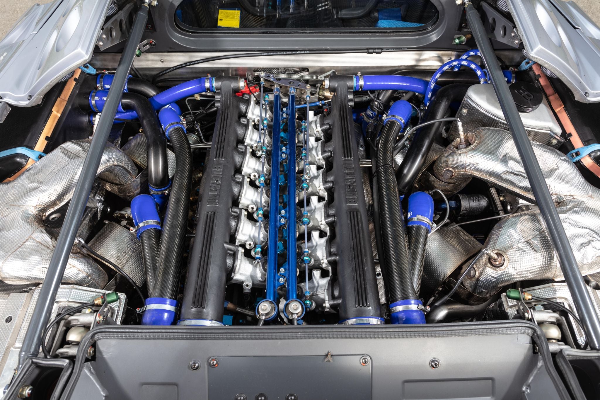 BUGATTI EB110 SS 1991 PRATA MOTOR V12