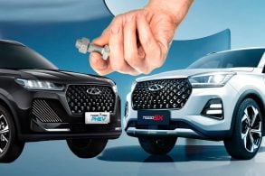 Caoa Chery Tiggo 5X Pro 2026 branco frente parado,Caoa Chery Tiggo 7 Pro Plug in Hybrid 2025 preto frente parado (2)