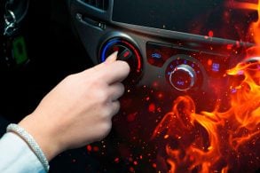 mulher muda temperatura ar condicionado carro, fogo em volta da imagem