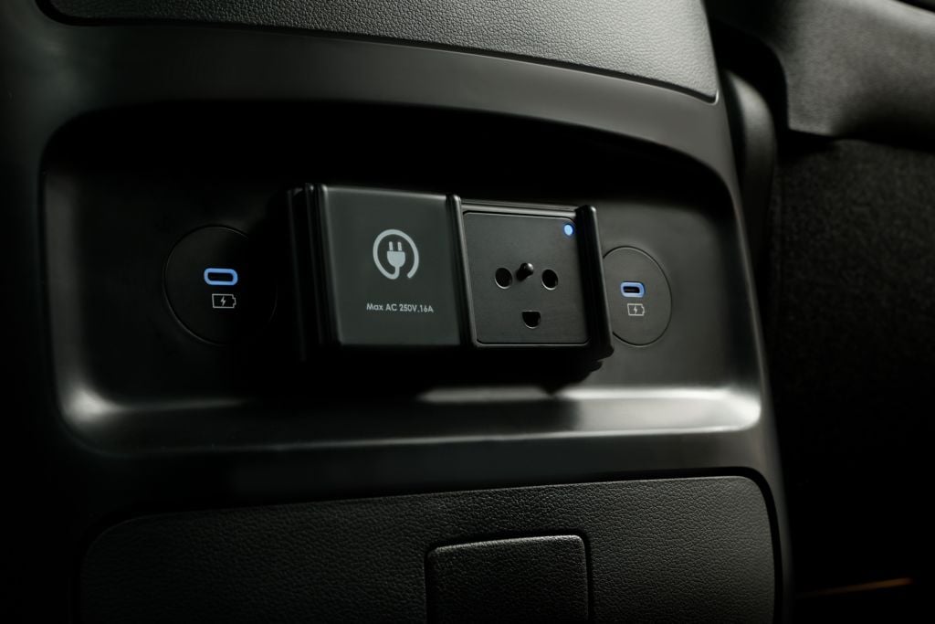 hyundai staria electric 0126 details 10 wid 1024 bfc off