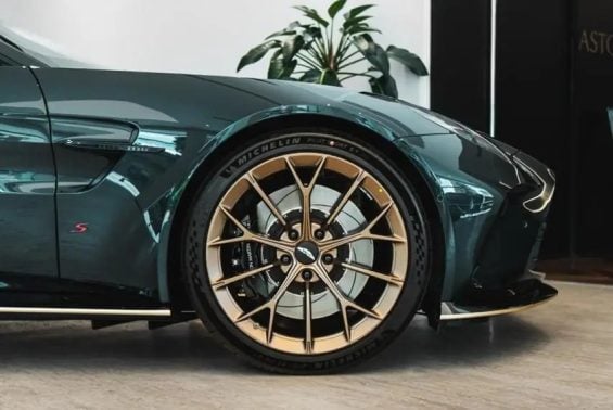 Aston Martin Vantage S chegou oficialmente no Brasil (4)