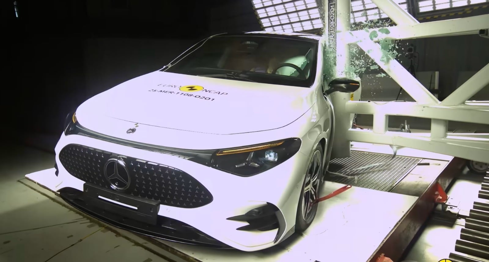 Mercedes-benz cla testes de segurança (1)