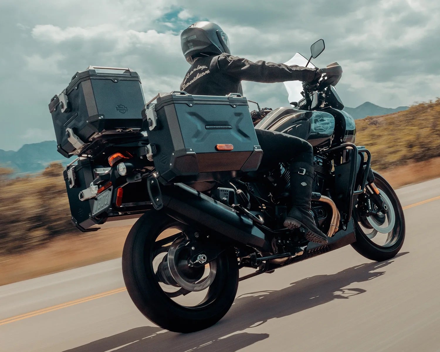 harley davidson pan america 1250 limited road action