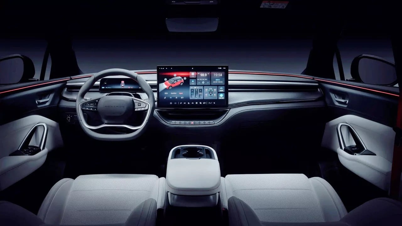 Mitsubishi aposta em parceria com a foxconn para lançar novo hatchback elétrico (9)