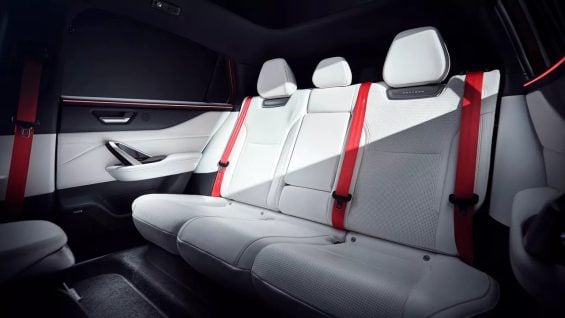 Mitsubishi aposta em parceria com a foxconn para lançar novo hatchback elétrico (10)