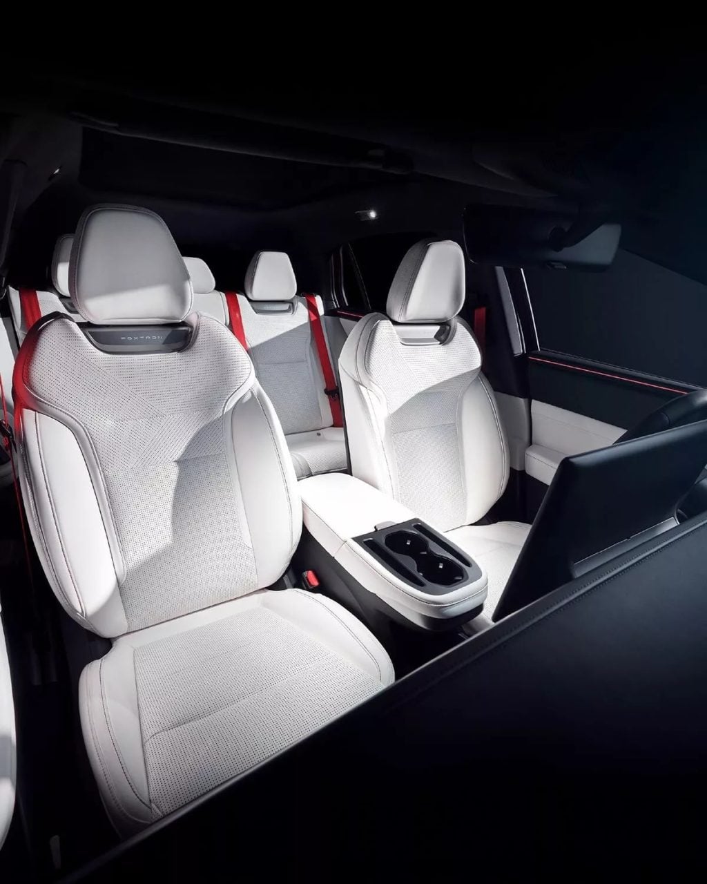 Mitsubishi aposta em parceria com a foxconn para lançar novo hatchback elétrico (12)