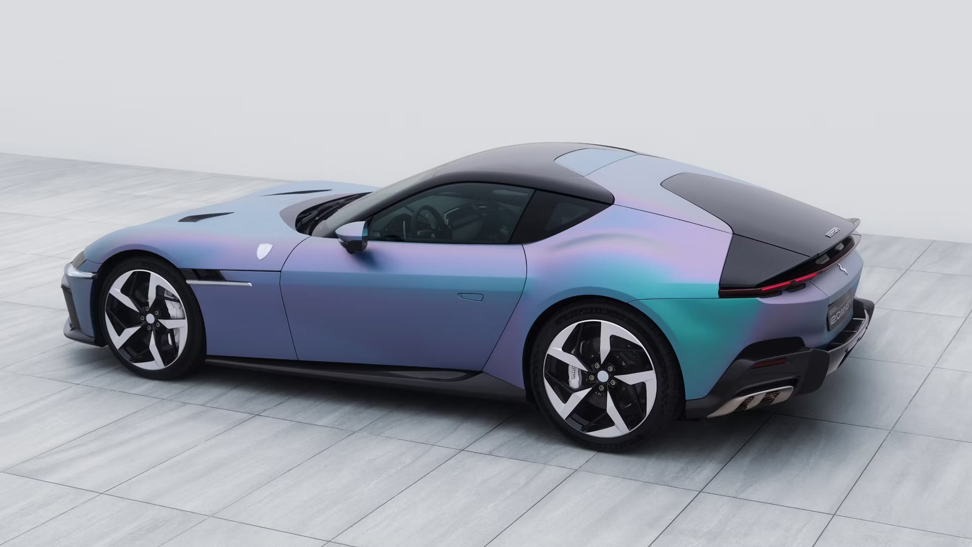 Ferrari cria carro ‘proibido’ com cores e elementos que a marca não permitia até agora