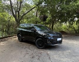 JEEP COMMANDER BLACKHAWK 2026 PRETO FRENTE LATERAL (1)