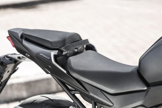 Honda CB 750 Hornet (15)