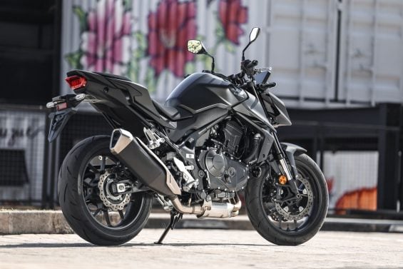 Honda CB 750 Hornet (4)