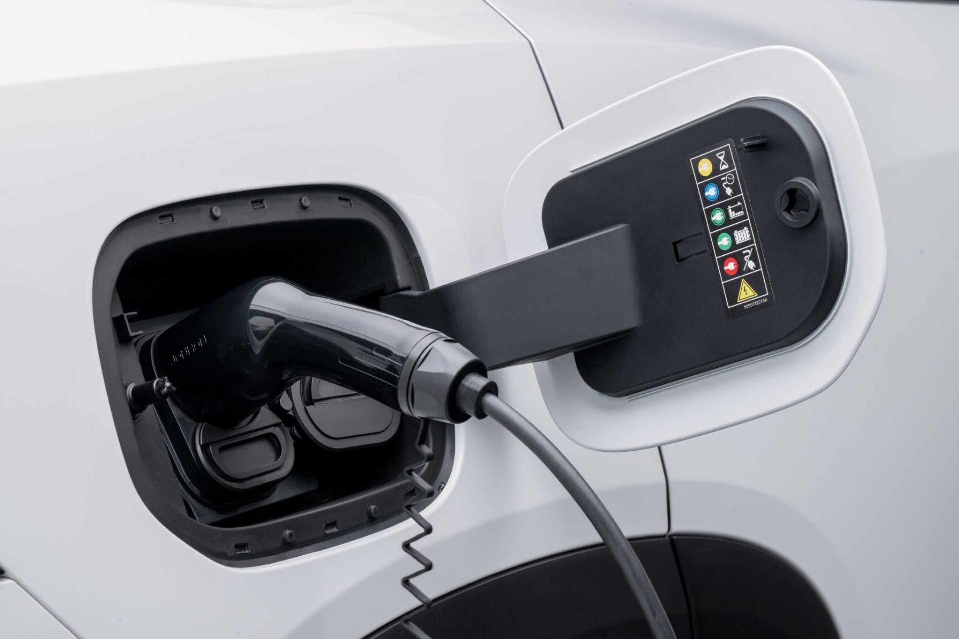 Jetour S06 Branco carregador plug in