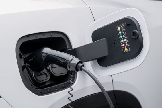 Jetour S06 Branco carregador plug in