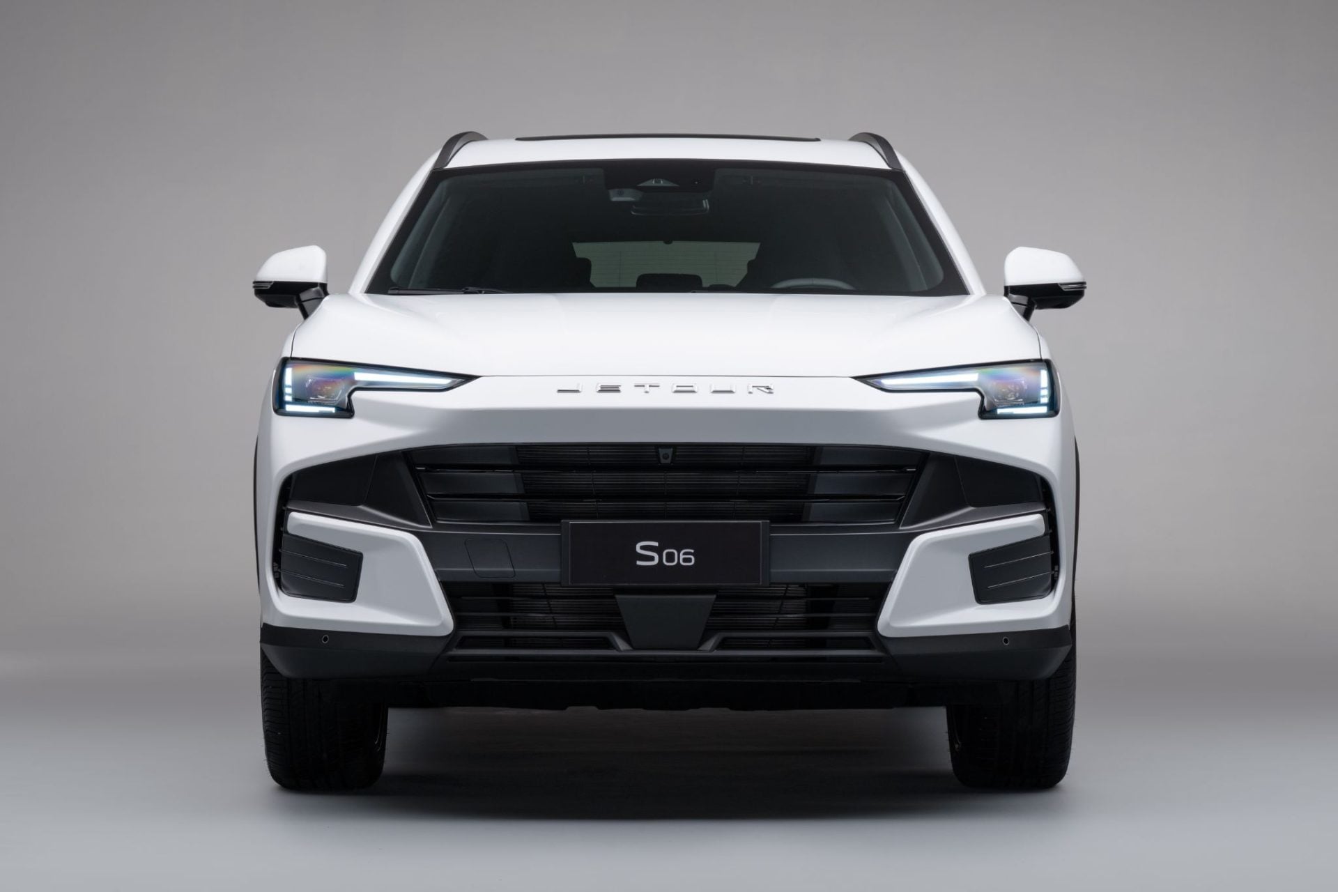 Jetour S06 Branco frente parado