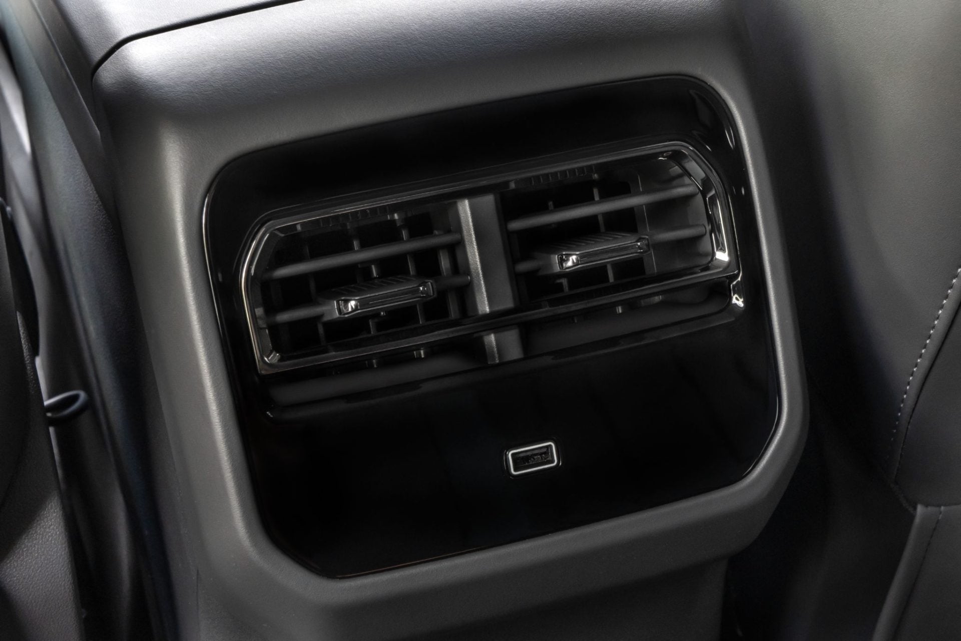 Jetour S06 interior saída de ventilação traseira