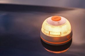 una baliza homologada europa press