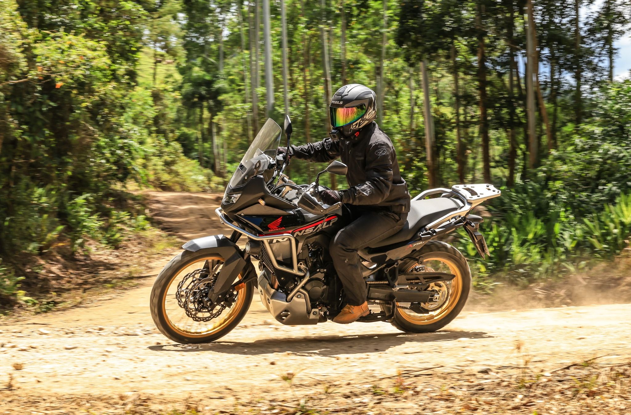 Honda XL750 Transalp: evolução que a Honda acertou