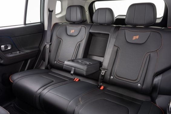 Jetour T1 2026 interior banco traseiro apoio de braço