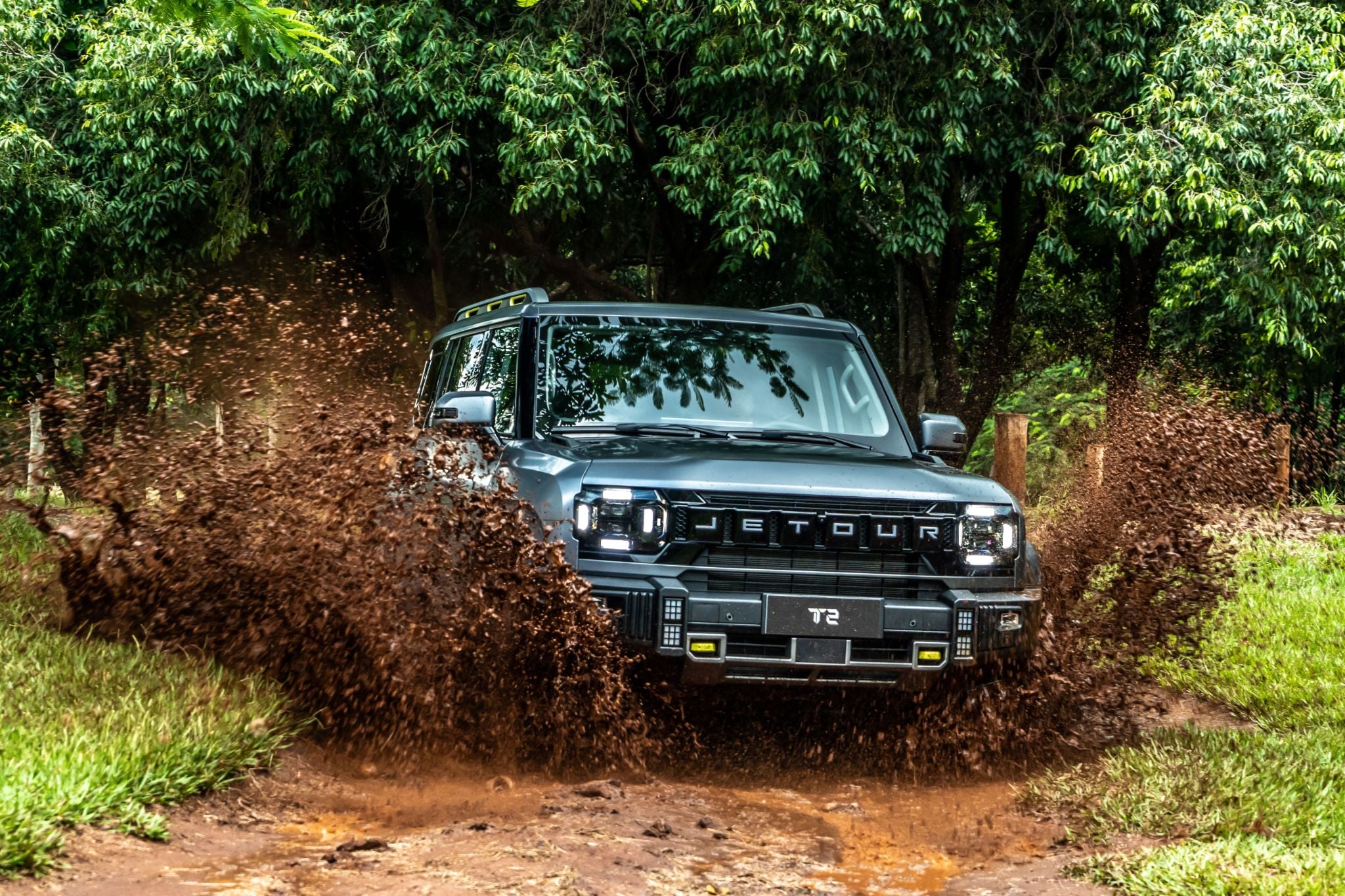 Jetour T2 2026 cinza frente na lama Jetour T2 2026 cinza frente na lama