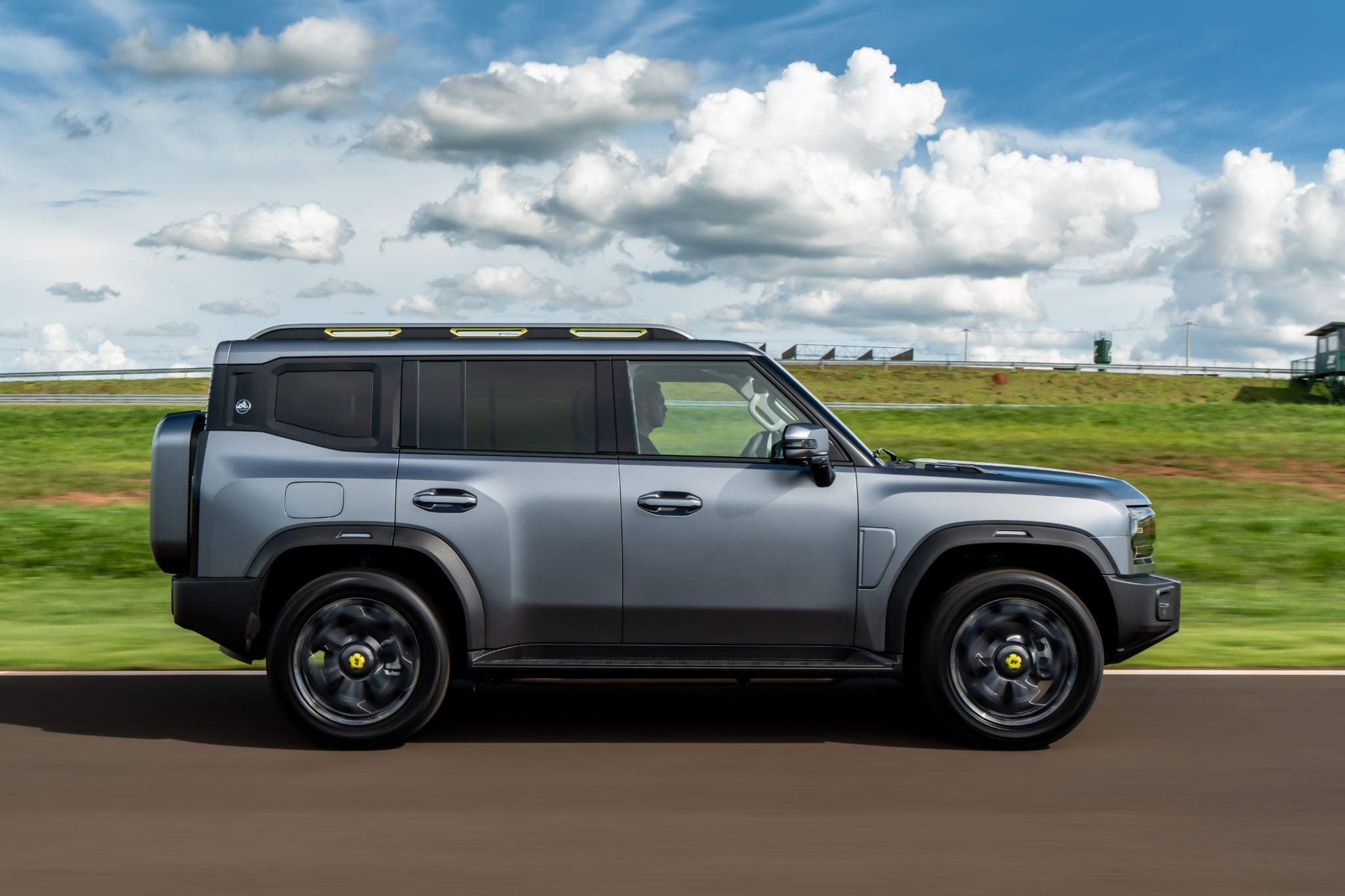 Jetour T2 2026 cinza lateral (3) Jetour T2 2026 cinza lateral (3)