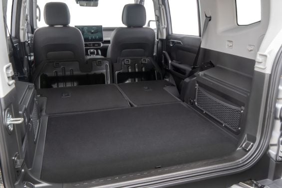 Jetour T2 2026 interior porta malas (2)