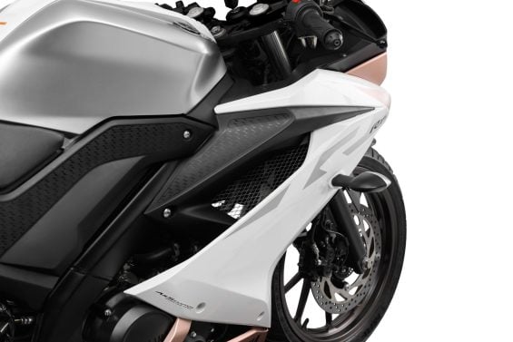 Yamaha R15 ABS 2026 (9)