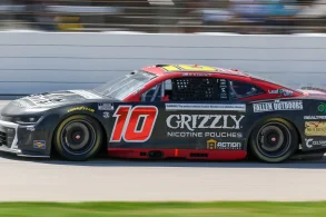 Kaulin Racing equipe de Ty Dillion patrocinado pela Grizzly Nicotine Pouches