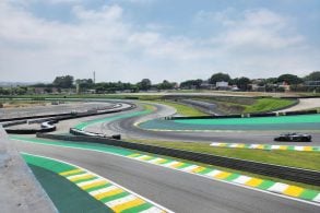 CURVA S DO SENNA shutterstock 2545600095