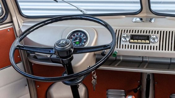 Restomod da Kombi Samba em E build 6