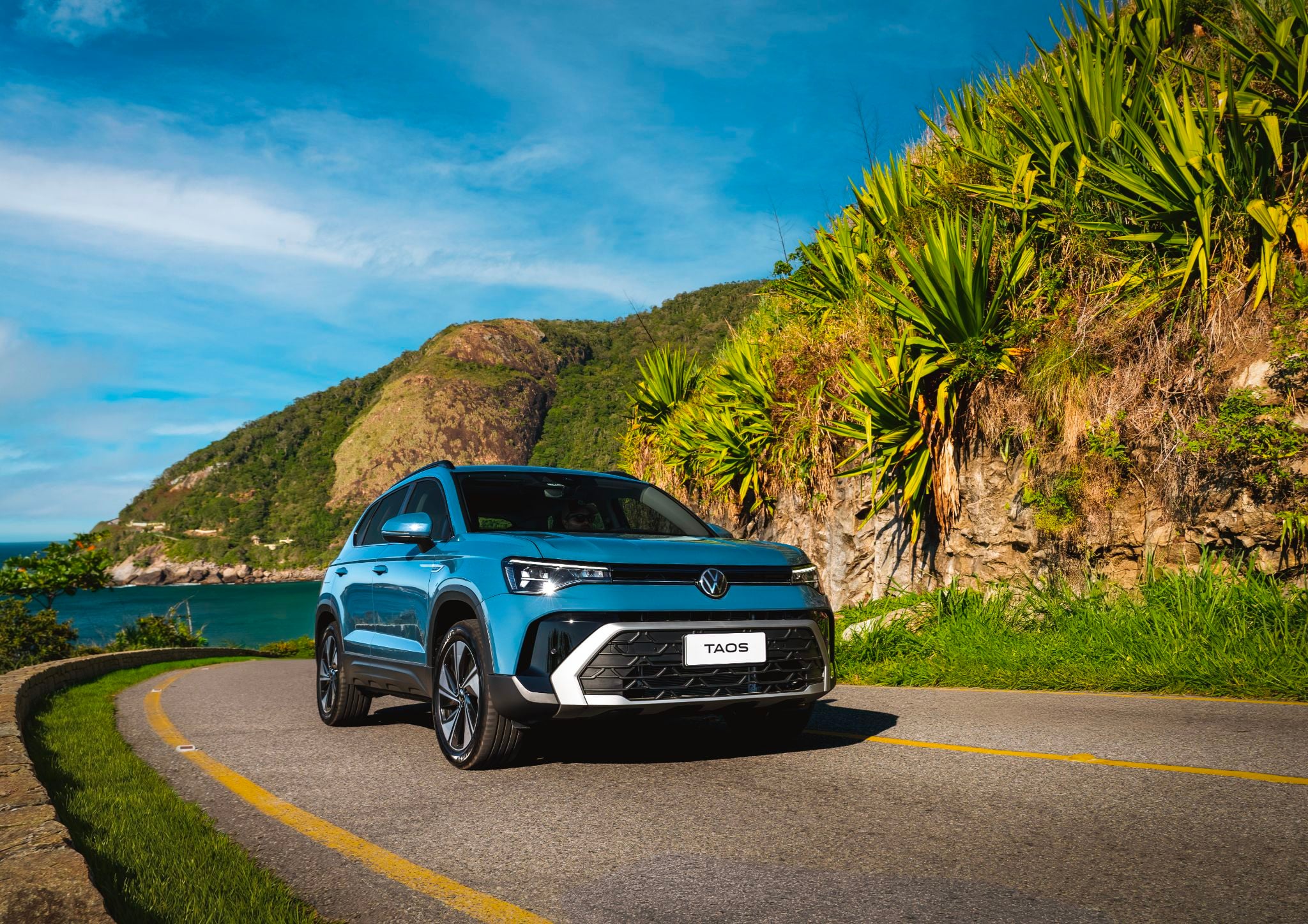 Volkswagen VW Taos 2026 Comfortline azul frente