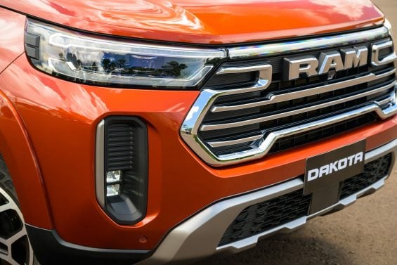 New Ram Dakota Laramie (21)