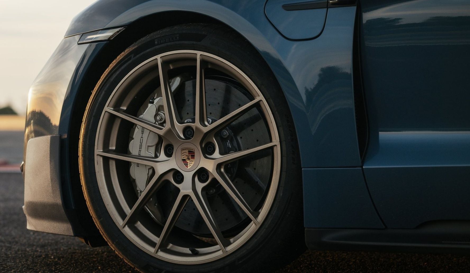 DISCO E PINÇA DE FREIO PORSCHE TAYCAN