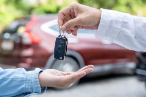 shutterstock venda e compra de carro transferência de veículos