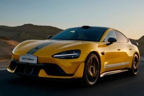 xiaomi su7 ultra amarelo frente em movimento