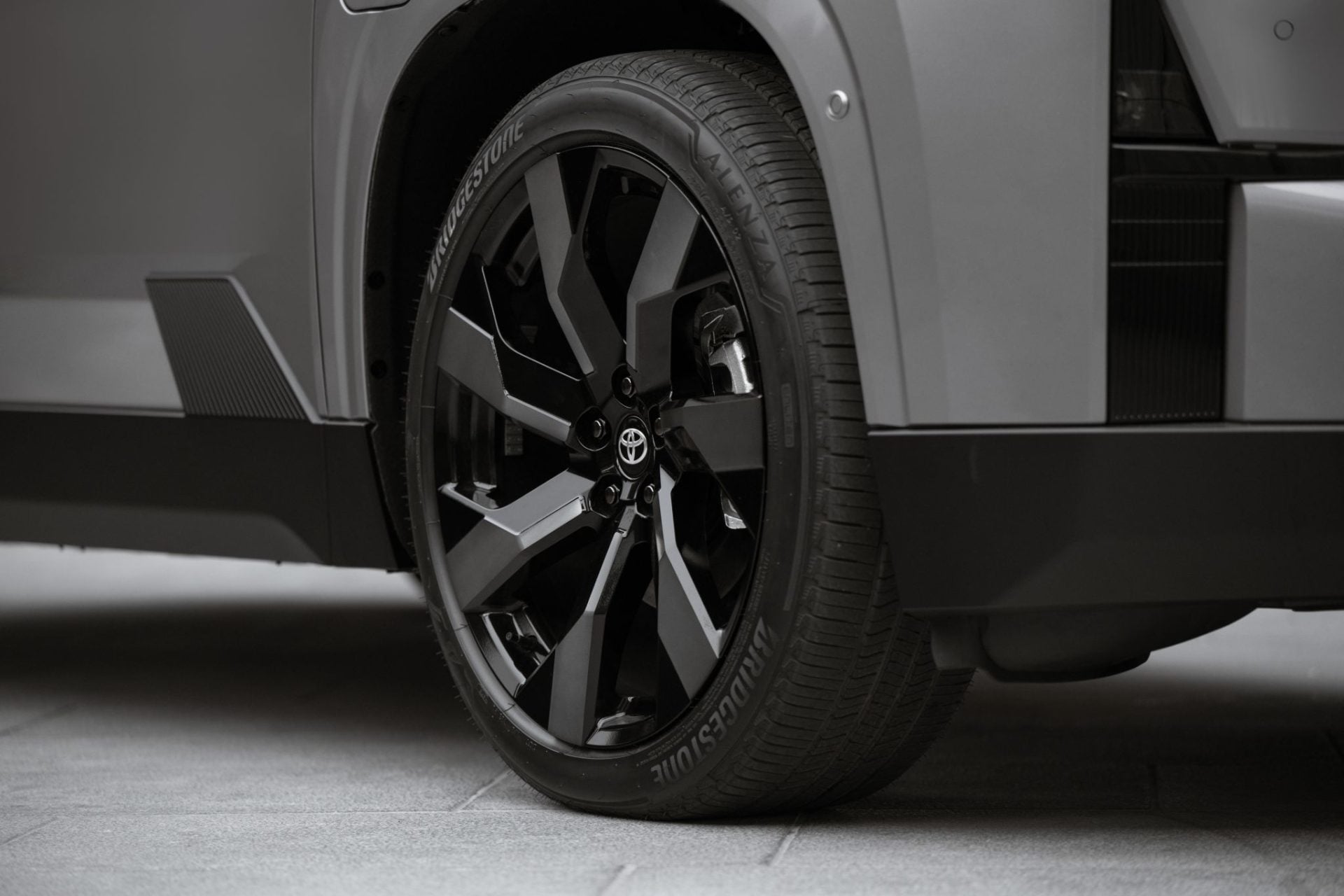 2027 Toyota Highlander Limited Spellbound2Tone 014