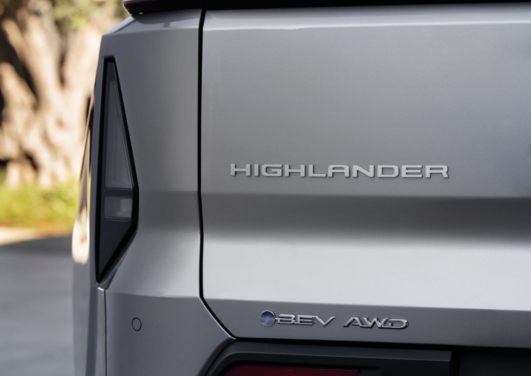 2027 Toyota Highlander Limited Spellbound2Tone 012