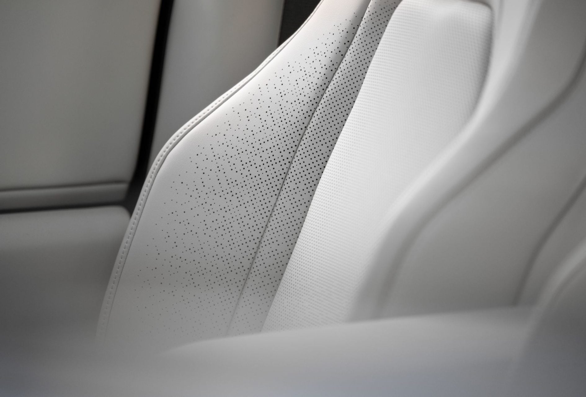 2027 Toyota Highlander Limited MistyGray 010