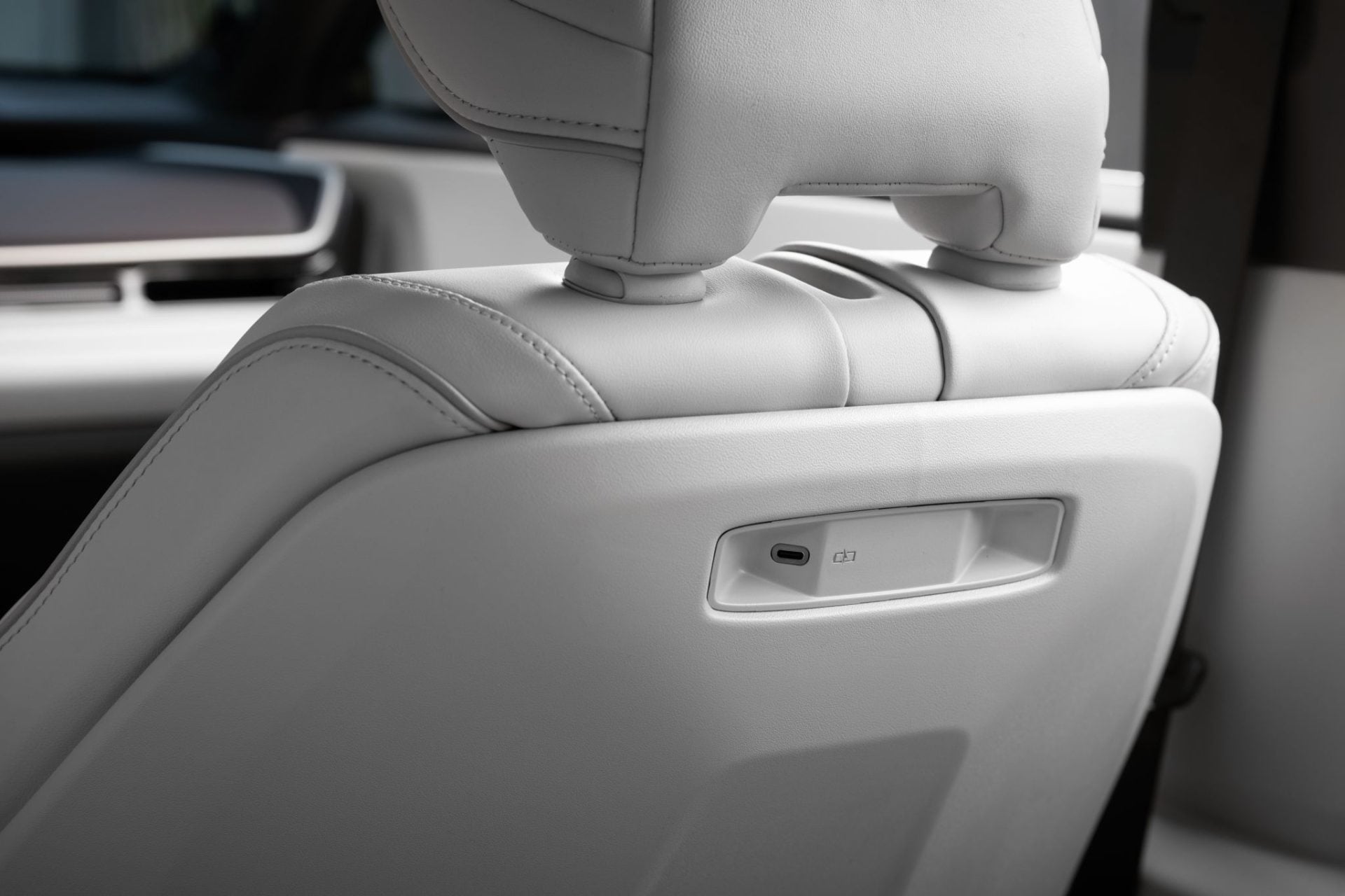 2027 Toyota Highlander Limited MistyGray 006