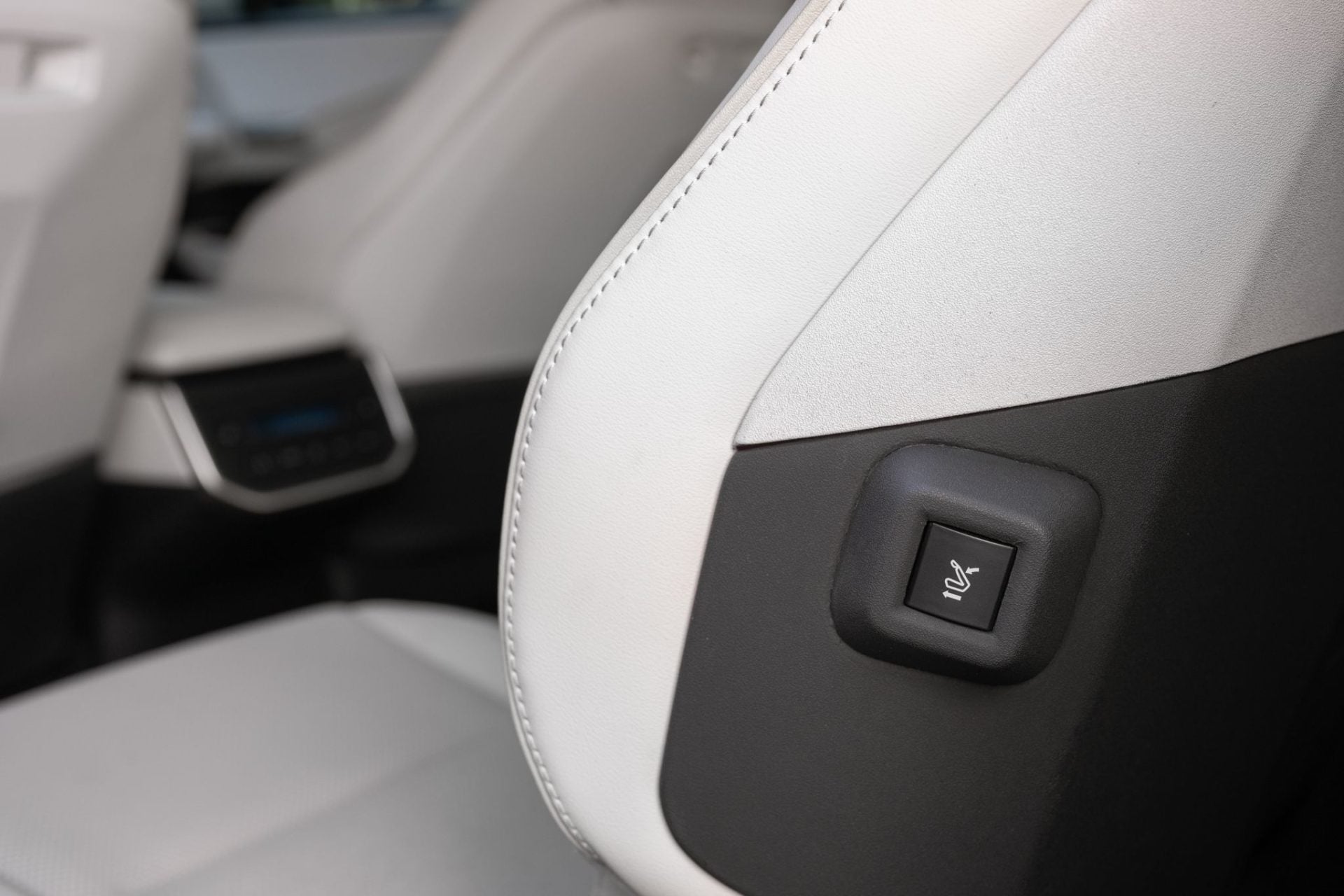 2027 Toyota Highlander Limited MistyGray 004