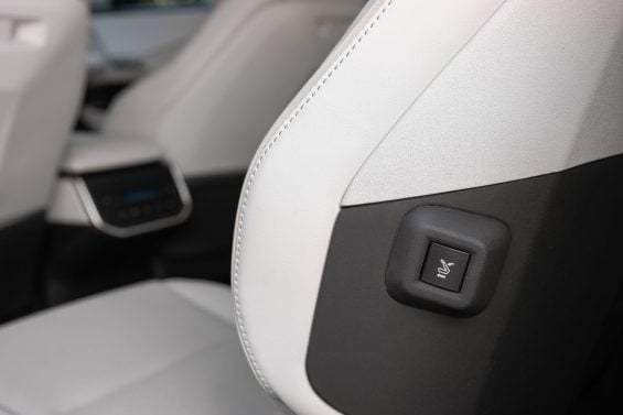 2027 Toyota Highlander Limited MistyGray 004