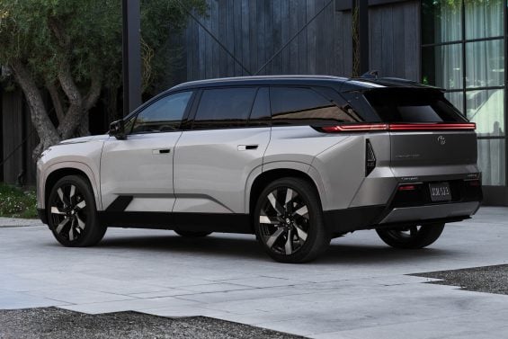 toyota highlander bev awd limited