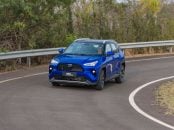 TOYOTA YARIS CROSS 2026 AZUL MOVIMENTO FRENTE LATERAL TRASEIRA (3)