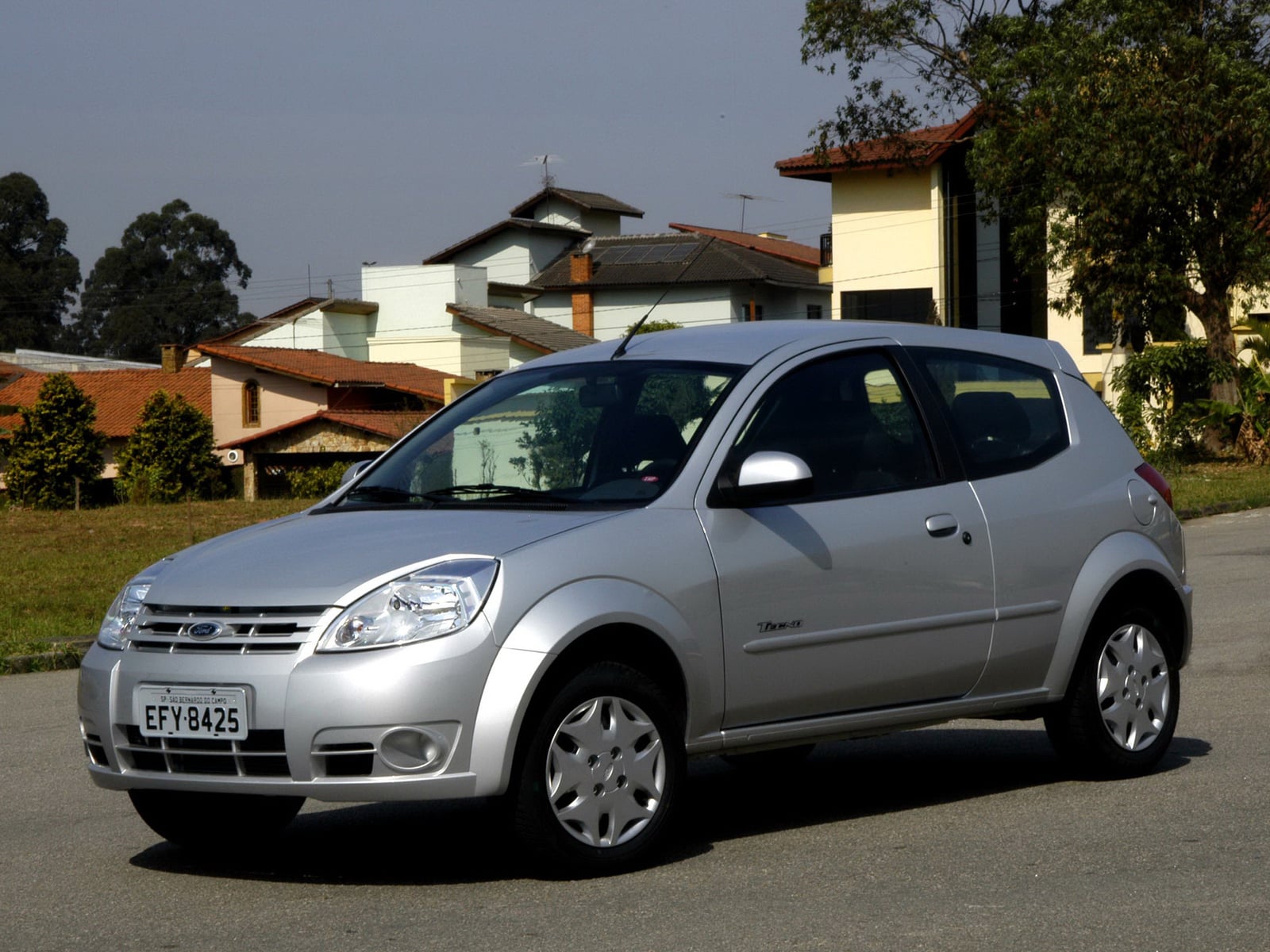 ford ka Techno 2007 prata frente parado ford ka Techno 2007 prata frente parado
