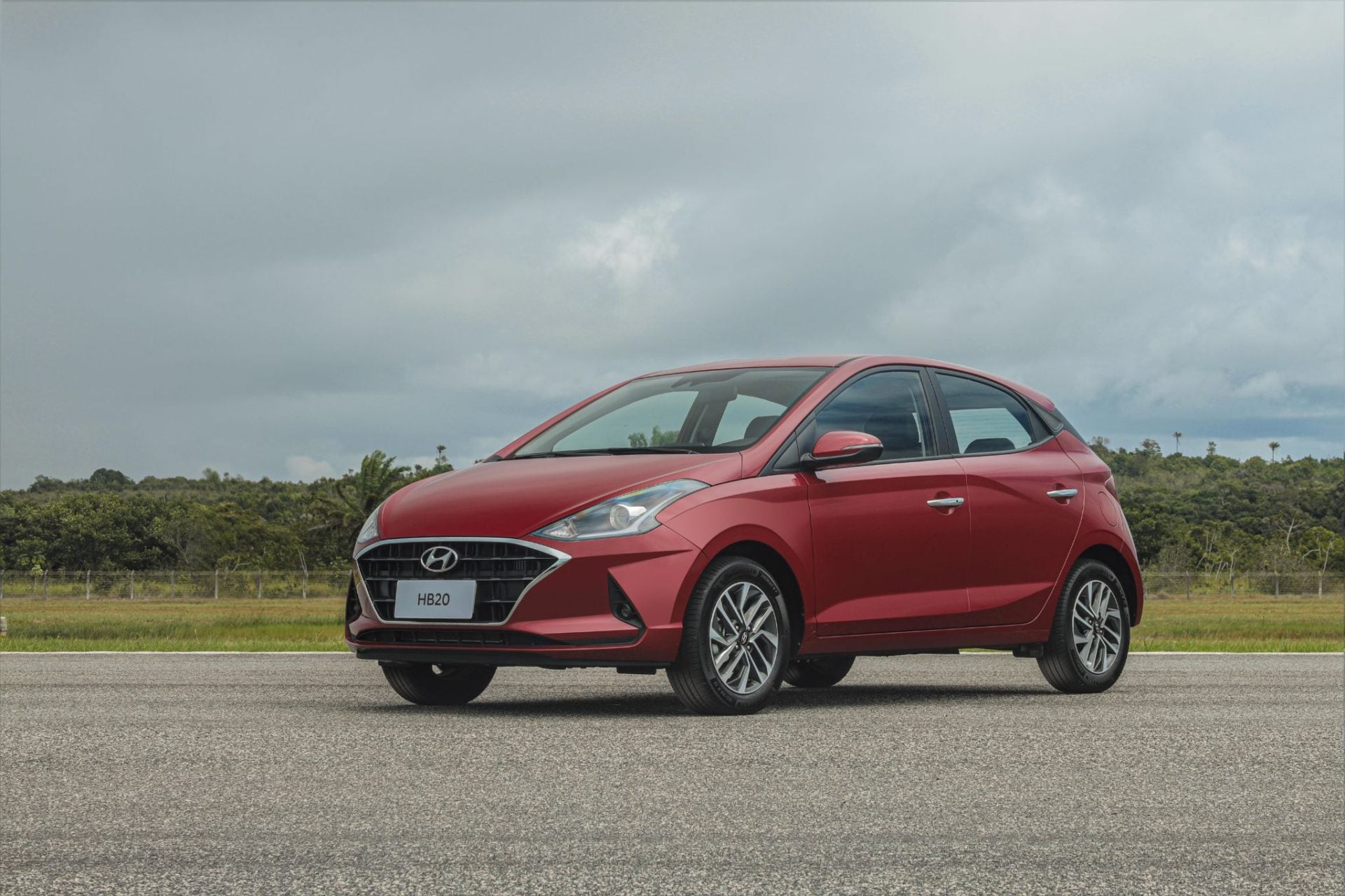 hyundai hb20 2019 vermelho frente parado