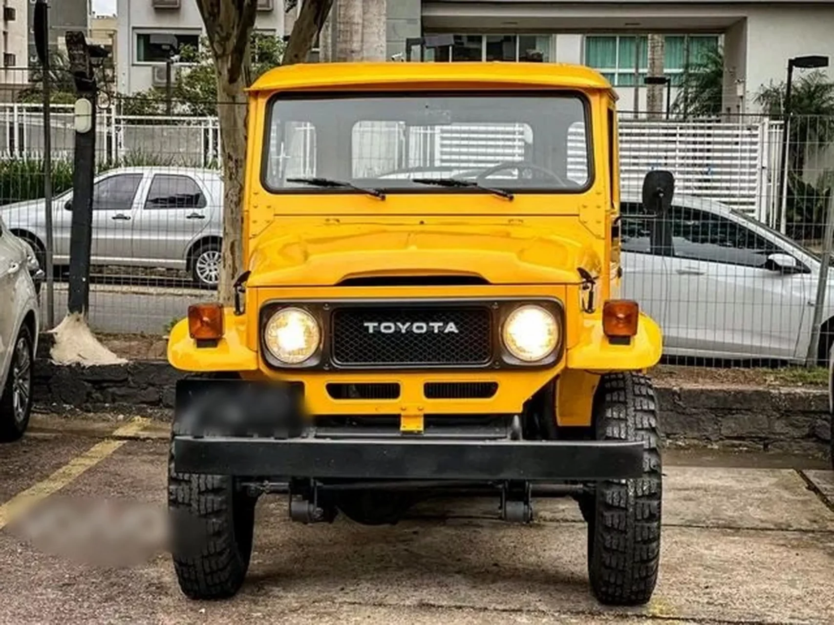 Toyota Land Cruiser FJ40 2