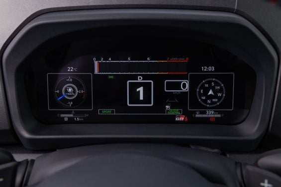 Toyota GR Yaris 2026 interior painel digital (2)