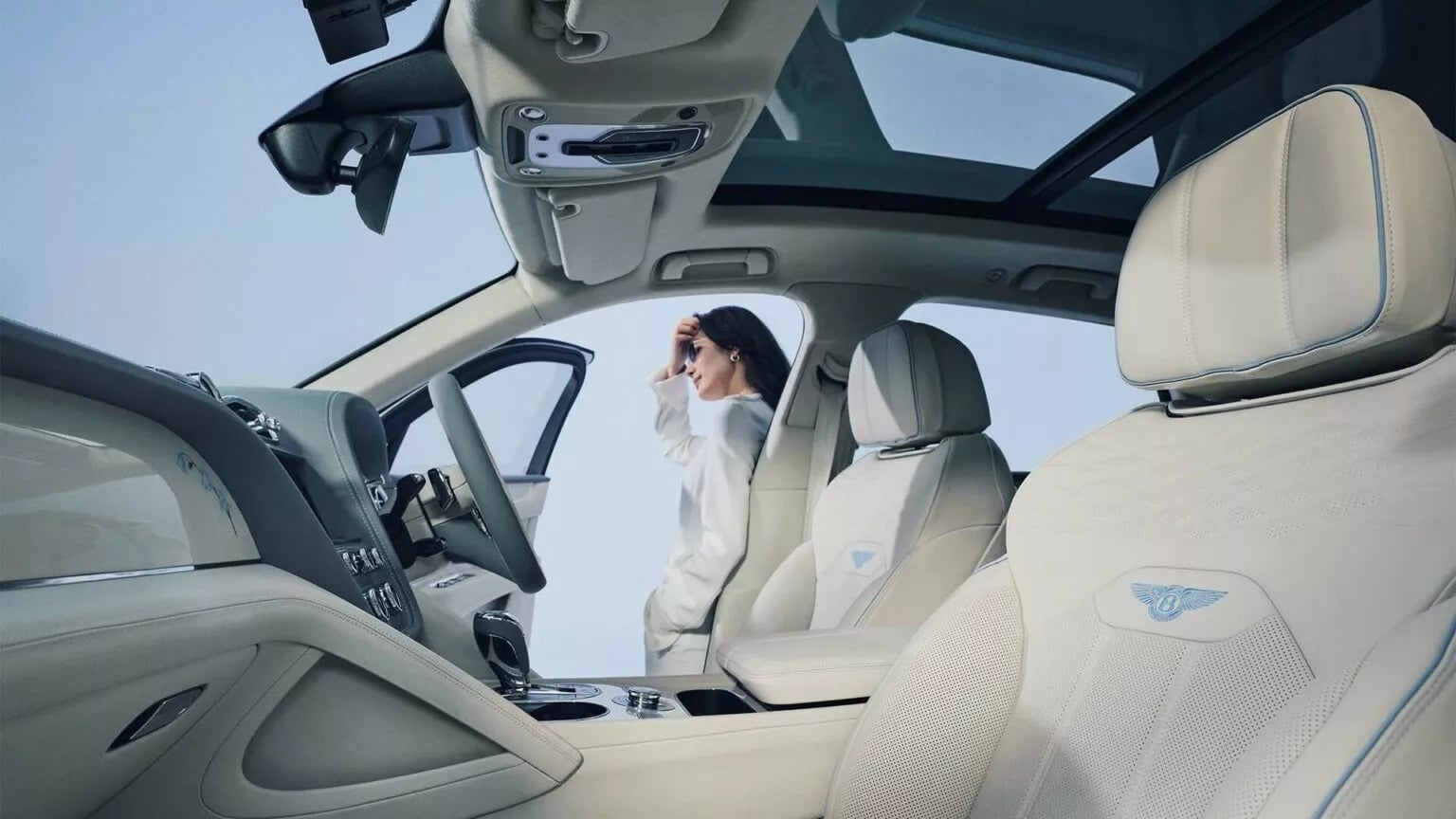 Bentley Bentayga Mulliner Japan Women 6 1536x864