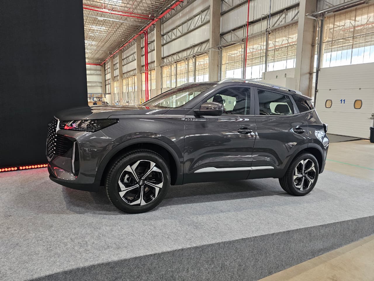 Caoa Chery Tiggo 5X 2027 cinza frente