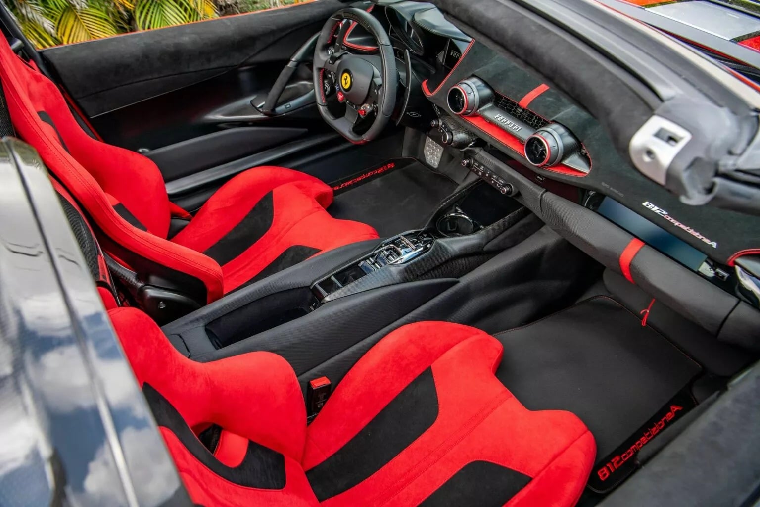 Ferrari 812 Competizione(10)