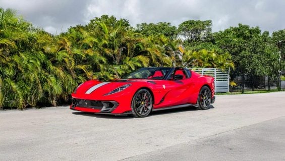 Ferrari 812 Competizione(8)