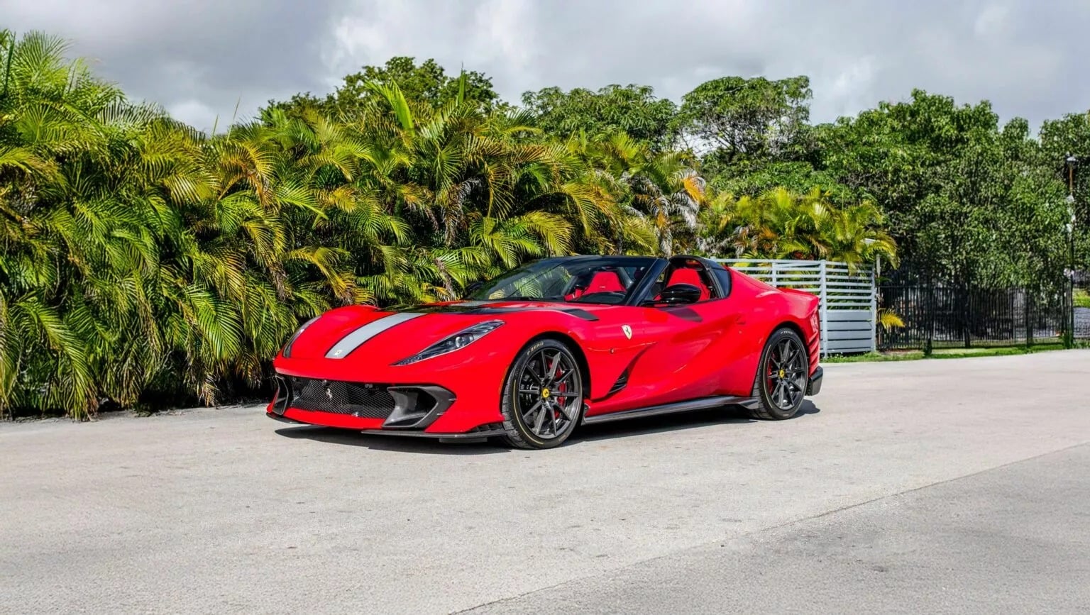 Ferrari 812 Competizione(8)